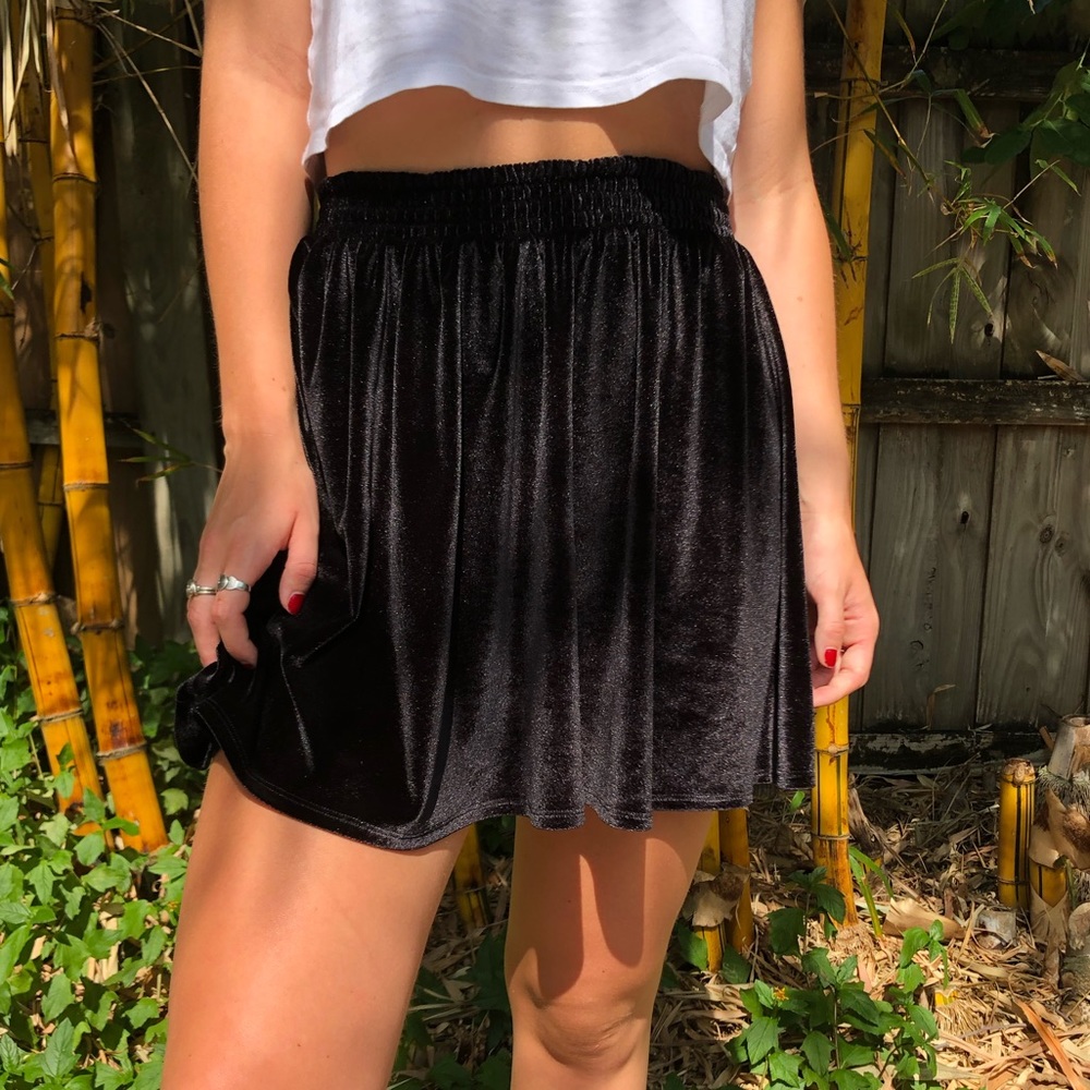 🌿Brandy Melville Velvet Mini Skirt
